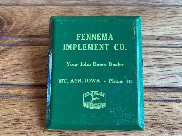 john-deere-metal-clip-image-1