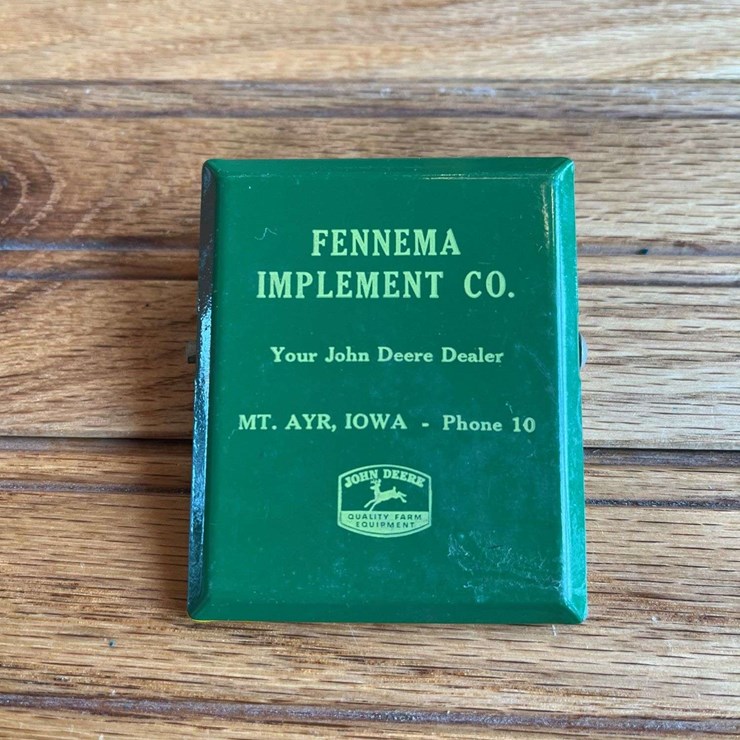John Deere Metal Clip