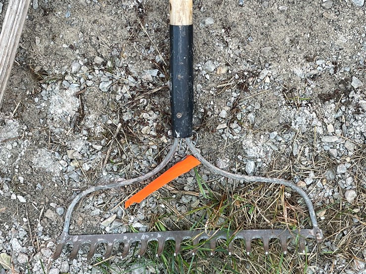 #8589-•-(4)-gardening-tools-image-6