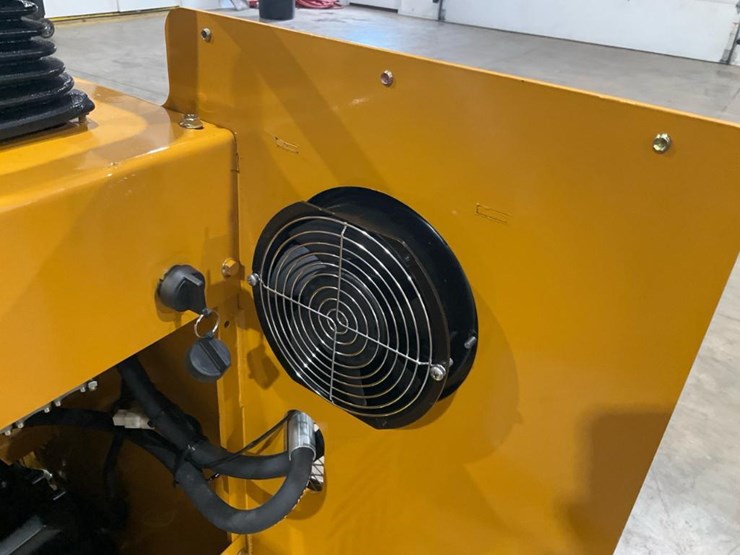 #1003-•-unused-irl30-mini-skid-steer-image-9