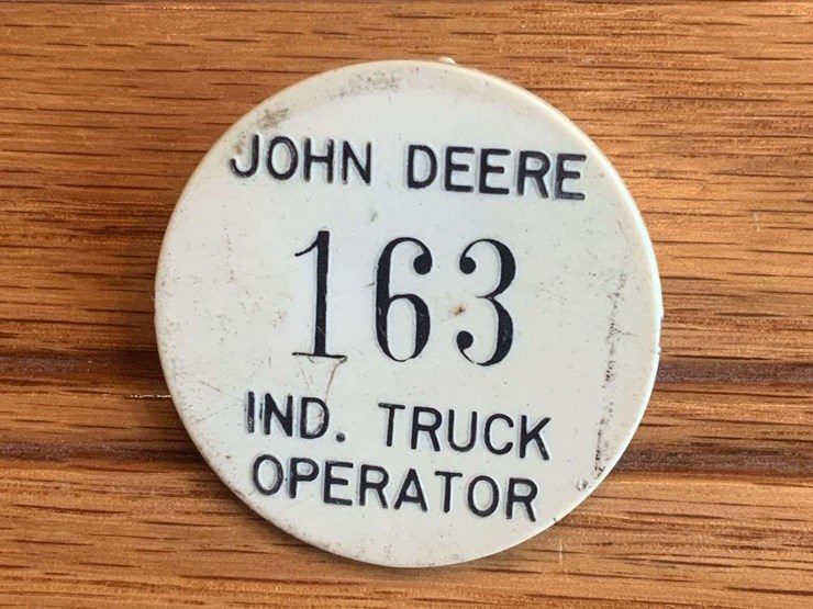john-deere-industrial-truck-operator-badge-image-1