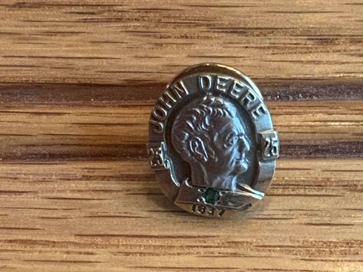 (2)-john-deere-25-year-service-pins-image-4