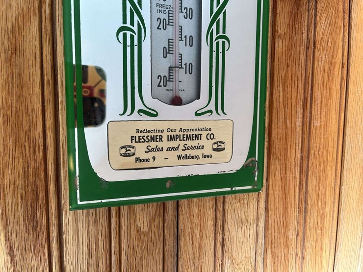 john-deere-mirror-thermometer-image-4