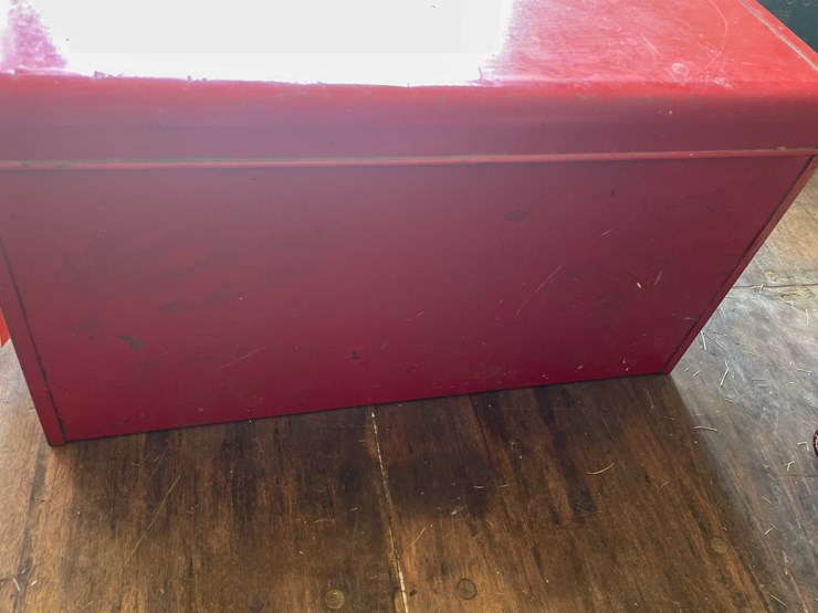 #10799-•-toolbox-and-contents-image-13