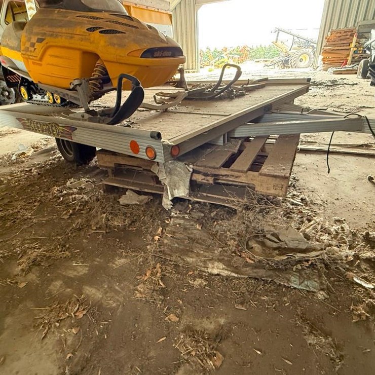 1998 Sled Bed Snowmobile Trailer