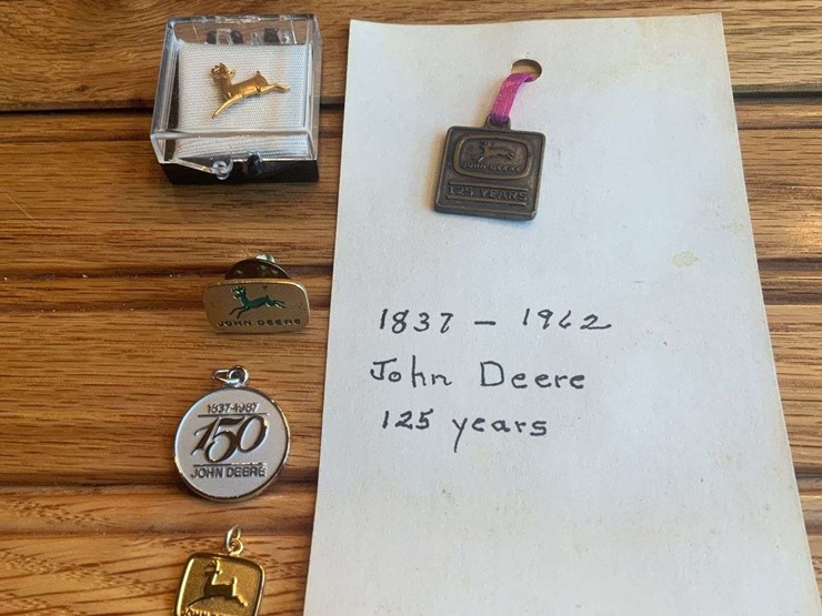 (5)-john-deere-pins-+-charms-image-1