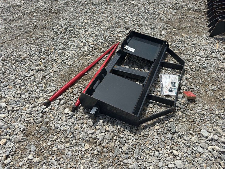 skid-steer-bale-spear-attachment-image-4