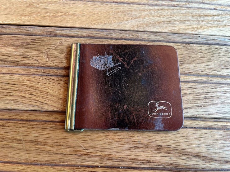 john-deere-wallet-image-1