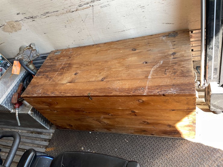#10804-•-wood-chest-image-2