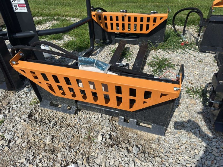 hydraulic-skid-steer-fork-attachment-image-5