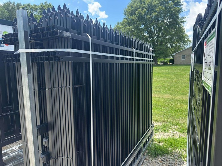 powder-coated-steel-site-fence-8-x-6-ft-image-6