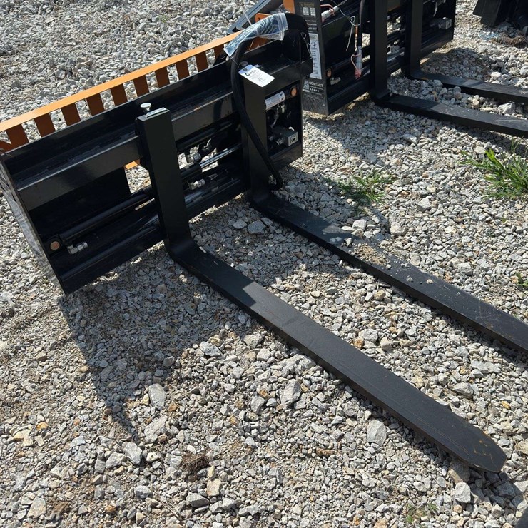 Hydrualic Skid Steer Fork Attachment
