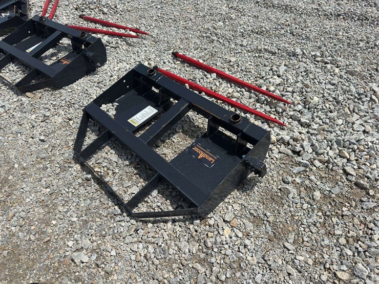 skid-steer-bale-spear-attachment-image-1