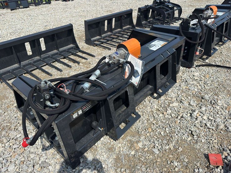 skid-steer-screening-bucket-attachment-image-5
