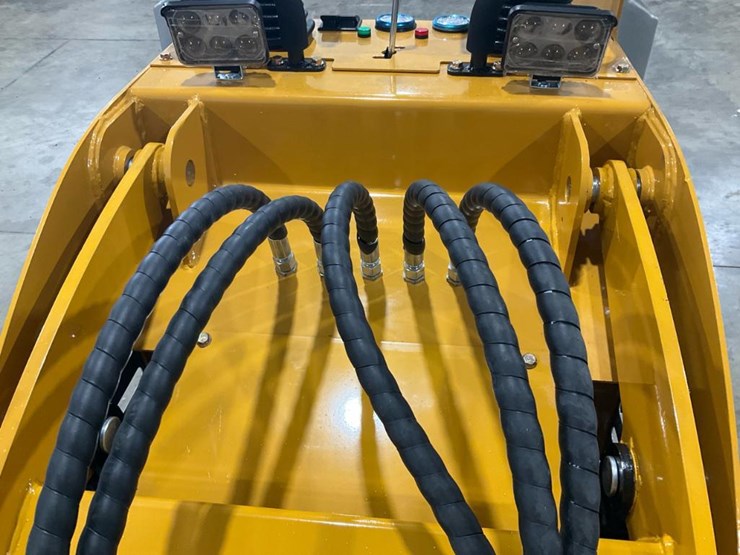 #1003-•-unused-irl30-mini-skid-steer-image-12