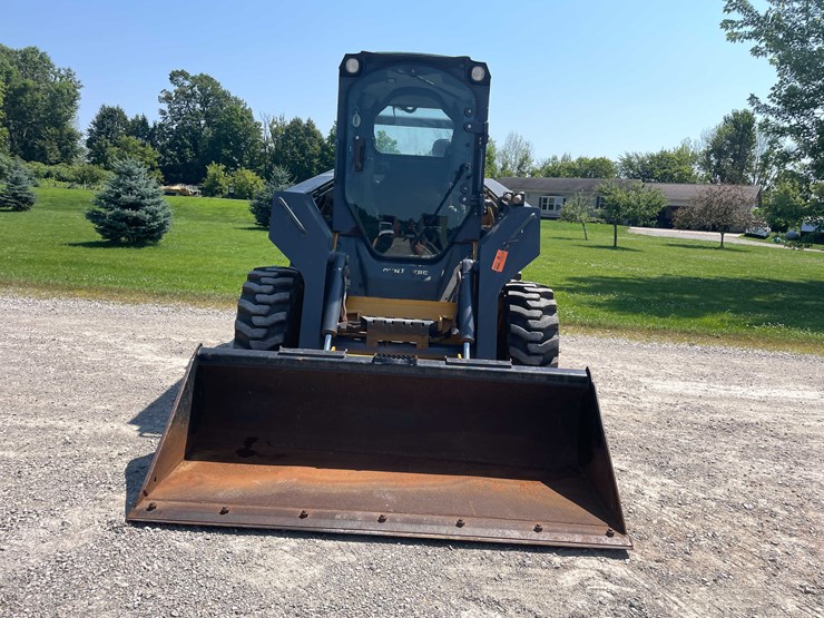 2012-deere-326d-image-2