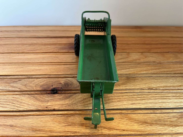 john-deere-16-image-8
