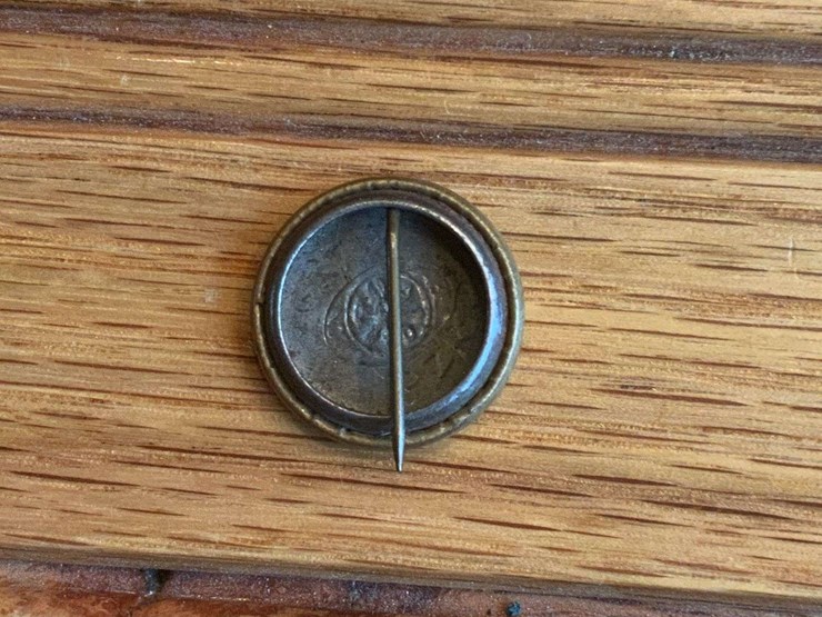 waterloo-boy-tractor-button-image-2