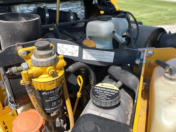 2012-deere-326d-image-40