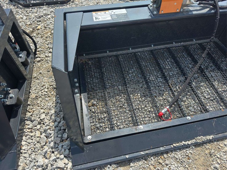 skid-steer-screening-bucket-attachment-image-2