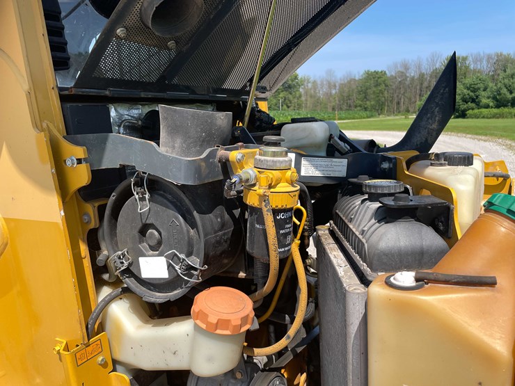 2012-deere-326d-image-36