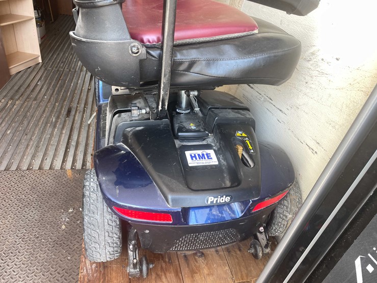 #8578-•-pride-electric-wheelchair-(st)-image-7