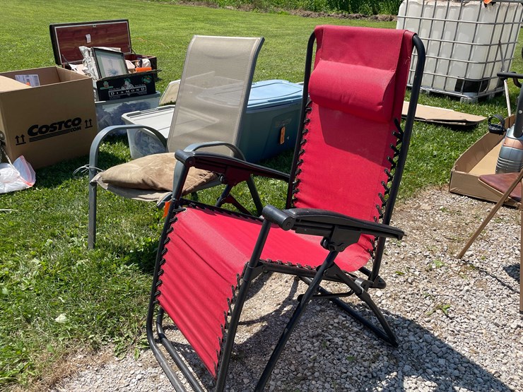 #8603-•-(2)-outdoor-chairs-and-chair-cushions-image-5