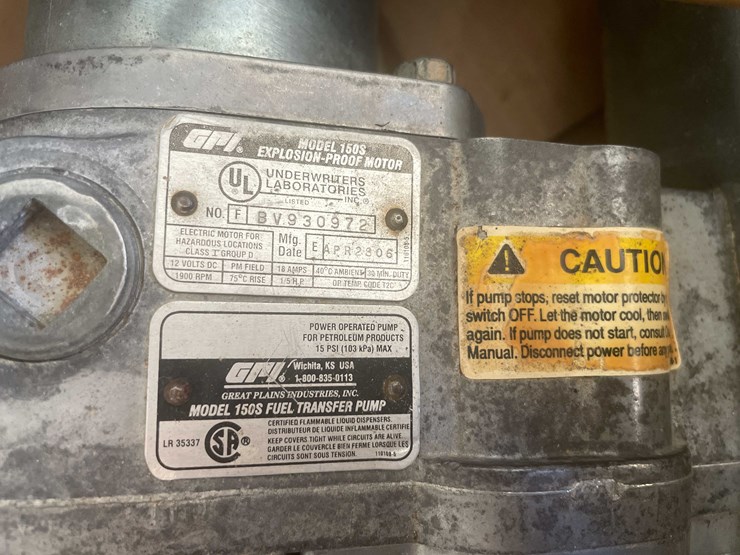#8604-•-gas-pump-and-filler-handel-image-3