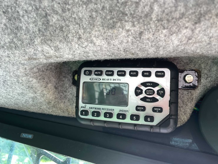 2012-deere-326d-image-26