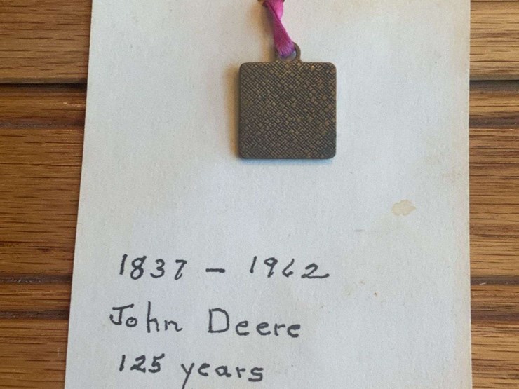 (5)-john-deere-pins-+-charms-image-3