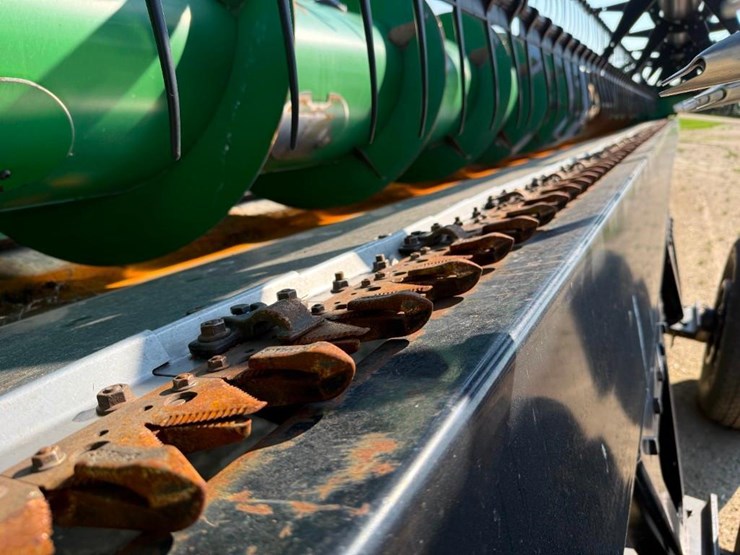 2011-john-deere-635f-image-12