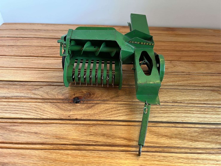 john-deere-16-image-3