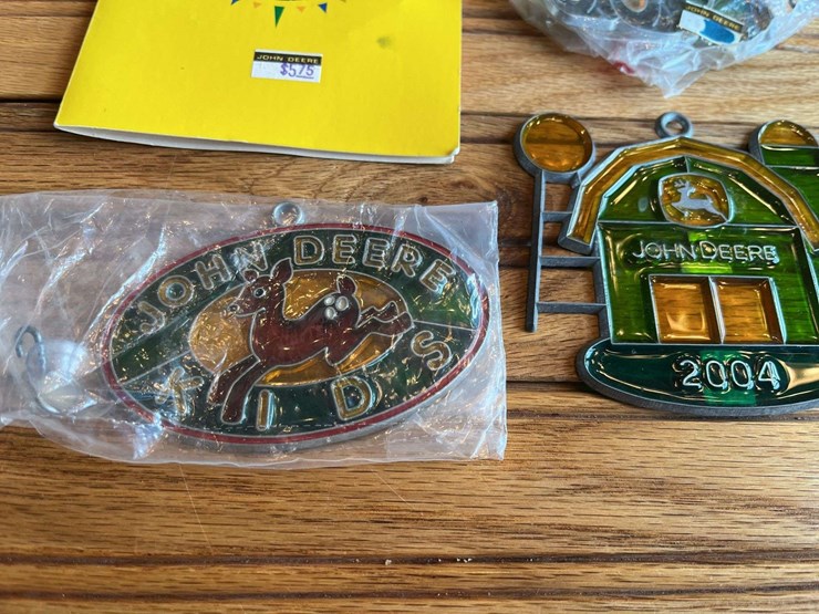 (6)-john-deere-sun-catchers-image-4
