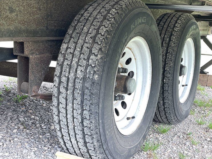 #8570-•-sierra-27'-gooseneck-camper-(has-wi-title)-image-9