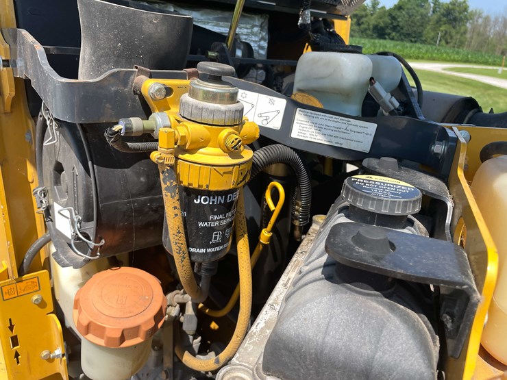 2012-deere-326d-image-39