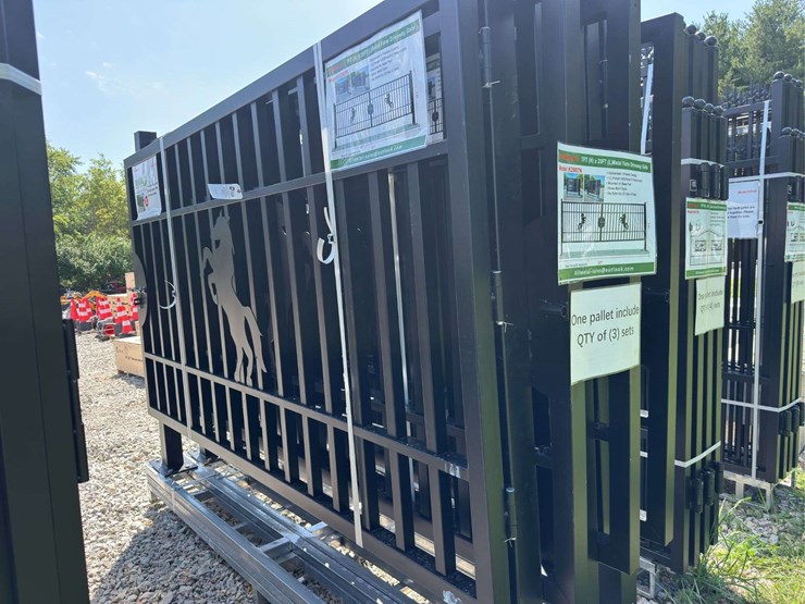 7ft(h)x20ft(l)-metal-farm-driveway-gate-image-1