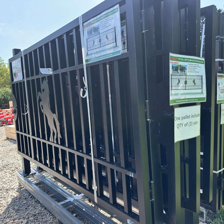 7ft(H)x20ft(L) Metal Farm Driveway Gate