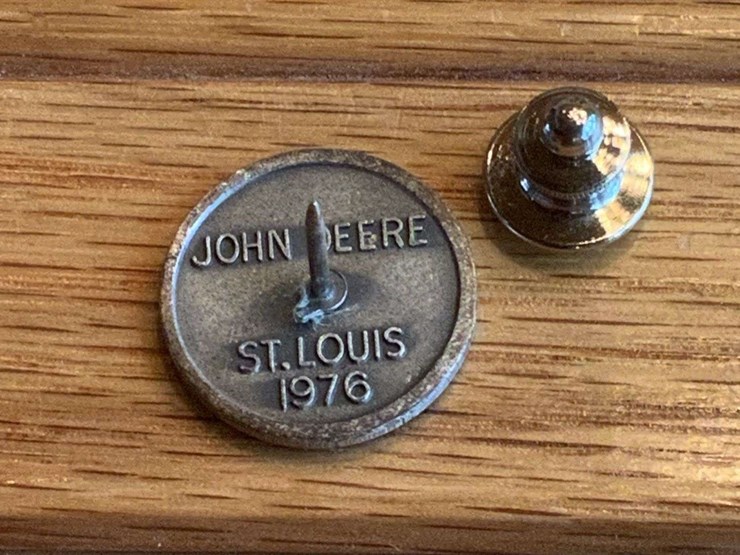 (2)-john-deere-st.-louis-+-minneapolis-pins-image-3