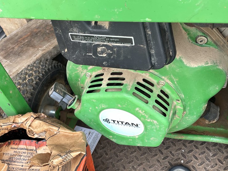 #8576-•-titan-diesel-7500-generator-(st)-image-3