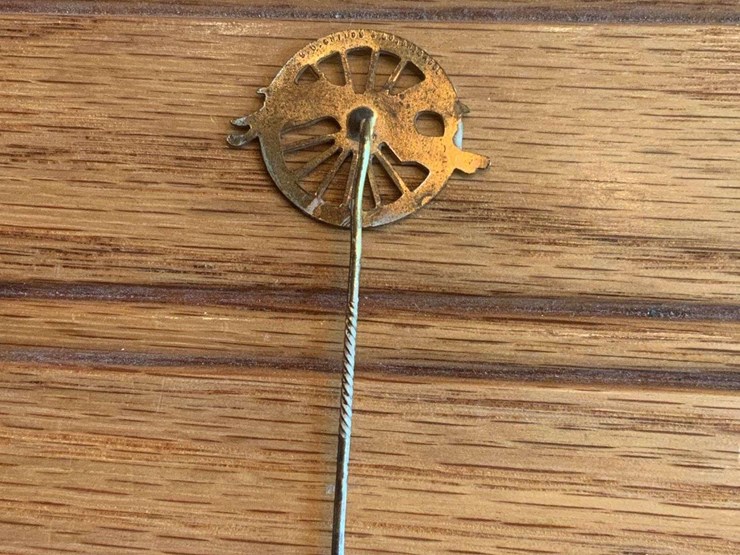 moline-wagon-co.-straight-pin-image-2