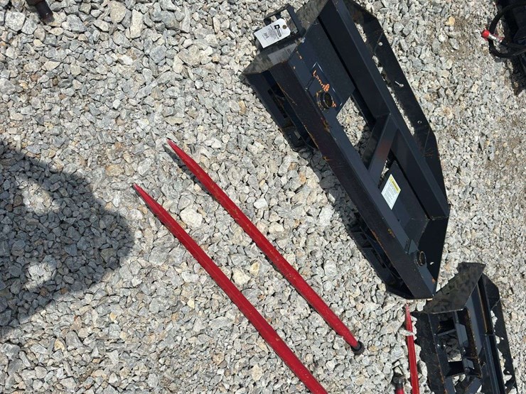 skid-steer-bale-fork-attachment-image-1