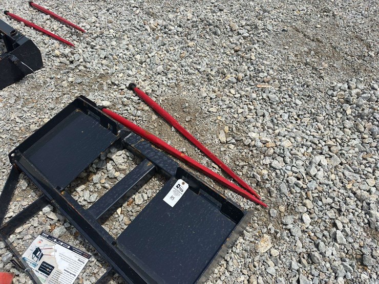 skid-steer-bale-spear-attachment-image-3