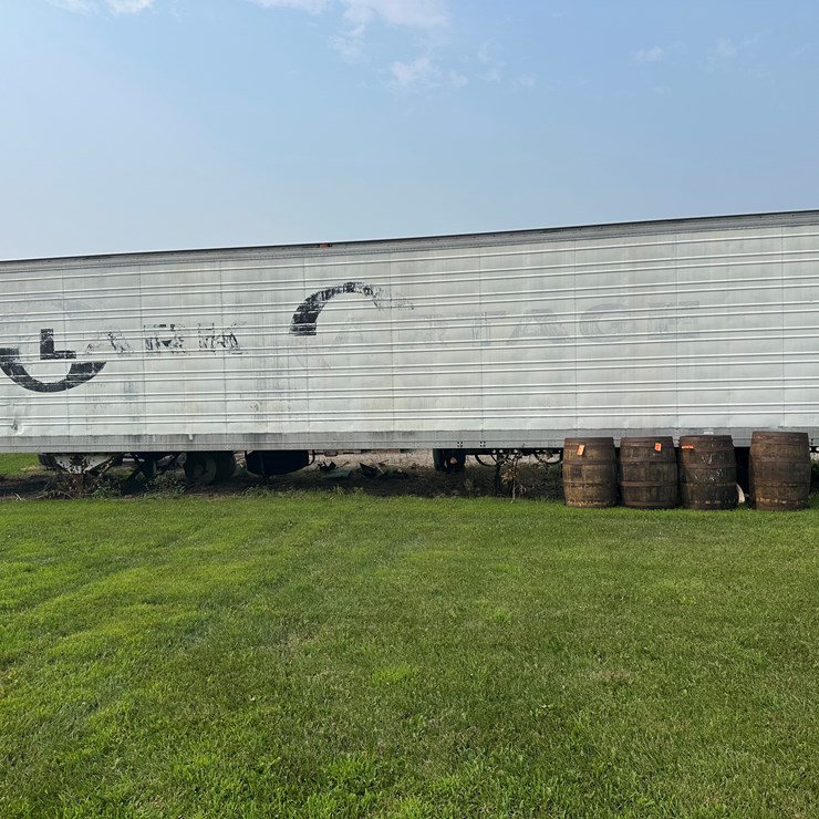#8575 • Great Dane Trailers Semi Trailer