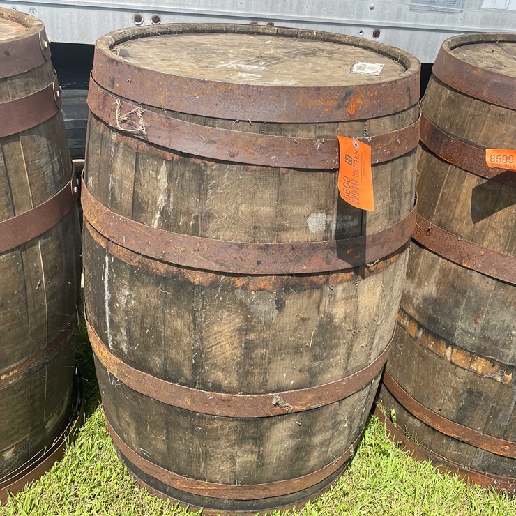 #8600 • Wood Barrel