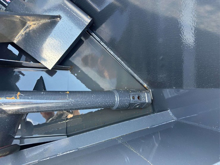 mini-skid-steer-auger-drive-and-bit-image-5