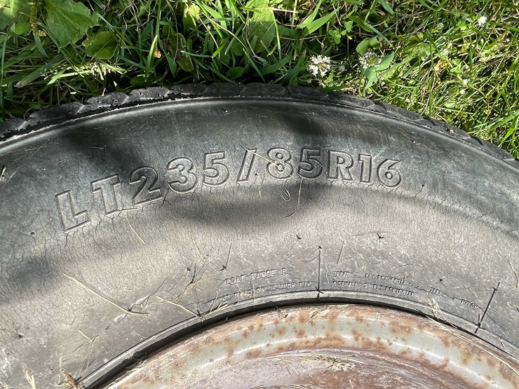#8598-•-(2)-tires-with-rims-image-4