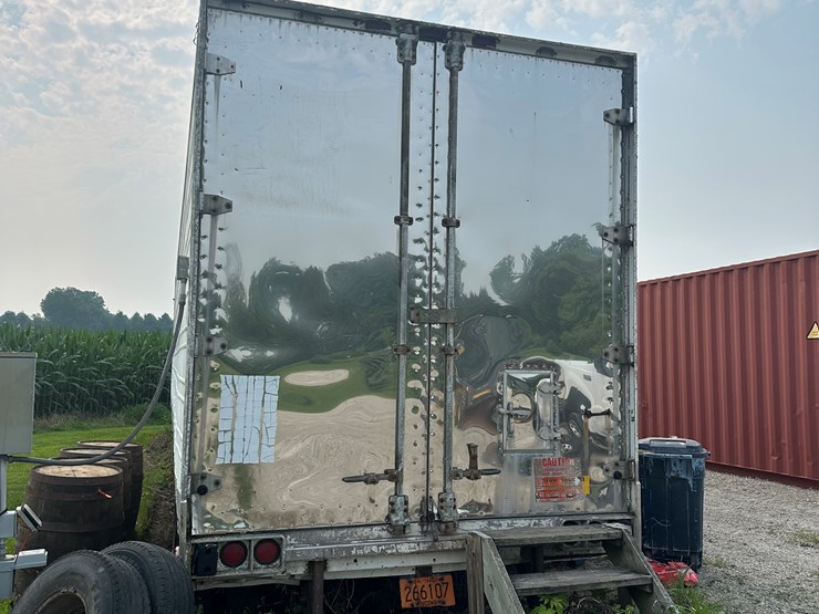 #8575-•-great-dane-trailers-semi-trailer-image-3