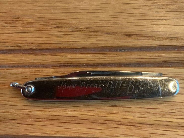 (3)-john-deere-flite-63-knife,-pin,-charm-image-4