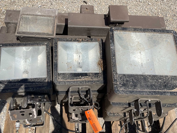 #8586-•-flood-lights-image-2