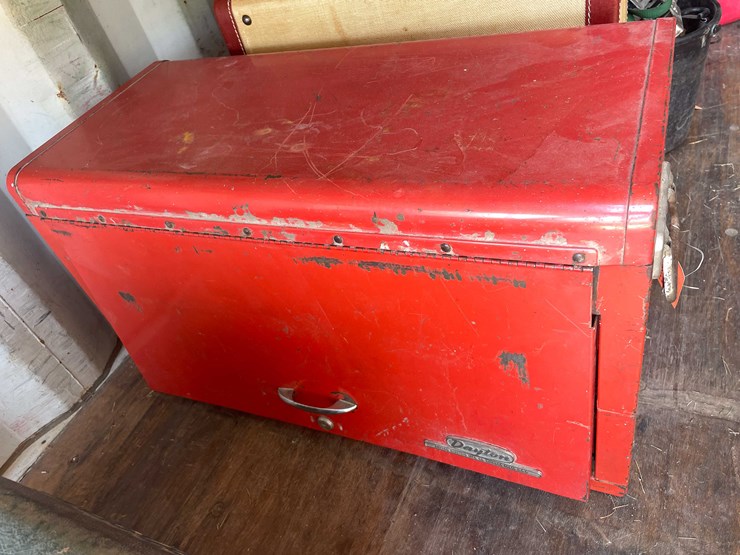 #10799-•-toolbox-and-contents-image-1